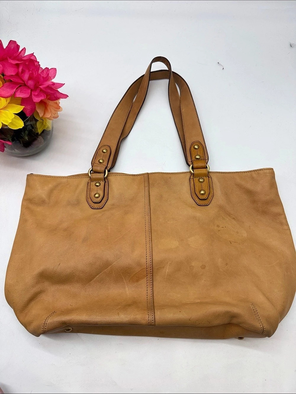 Tignanello Leather Tote in Brown distressed